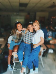 Throwback Ideas Spirit Week, 1950s Spirit Week, Retro Spirit Week Outfits, Time Travel Spirit Week Outfits, Best Decades Costumes, Hoco Decades Day, Decade Day Ideas Spirit Week, Past Decade Spirit Week, Throwback Theme Outfit