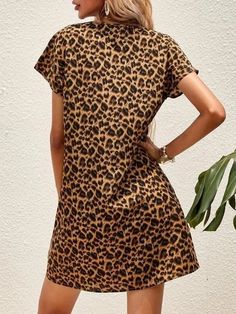 24,99 ABD Doları - Kadın V Yaka Kısa Kollu Leopar Desenli A Kesim Mini Elbise Yazlık Elbise - www.zicopop.com Casual Leopard Print Dress For Day Out, Casual Leopard Print Dress For Spring, Casual Fitted Midi Dress With Notched Neckline, Fall Vacation Dress With Split Neck, Casual Dress With Notched Neckline For Day Out, Casual Black Dress With Notched Neckline, Casual Stretch V-neck Summer Dress, Casual Mini Dress For Fall Vacation, Casual Fitted V-neck Mini Dress