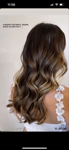 Natural Wavy Hair Bride, Naturally Wavy Bridal Hair, Engagement Picture Hairstyles Curls, Wedding Guest Blowout Hair, Loose Curls Medium Length Hair Wedding, Soft Bridal Curls, Wedding Hair Soft Curls, Loose Waves Medium Length Hair, Bridal Hair Loose Curls