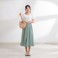 Size Chart :  It is the garment's measurements, Not body measurements . Size XS:  Flexible Waist: 65cm-80cm（25.6"-29.5"）, Length: 75 cm （29.5"） Size S: Flexible Waist: 70cm-85cm（27.5"-33.5"）, Length: 75 cm （29.5"） Size M: Flexible Waist: 75cm-90cm（29.5"-35.5"）, Length: 75 cm （29.5"） Size L: Flexible Waist: 80cm-95cm（31.5"-37.5"）, Length: 75 cm （29.5"） Size XL: Flexible Waist: 90cm-105cm（35.5"-41.5"）, Length: 75 cm （29.5"） Size XXL: Flexible Waist: 100cm-115cm（39.5"-45.5"）, Length: 75 cm （29.5"） Size 3XL: Flexible Waist: 110cm-125cm（43.5"-49.5"）, Length: 75 cm （29.5"） Size 4XL: Flexible Waist: 120cm-135cm（47.5"-53.5"）, Length: 75 cm （29.5"） Size 5XL: Flexible Waist: 130cm-145cm（51.5"-57.5"）,  Length: 75 cm （29.5"） Size 6XL: Flexible Waist: 140cm-150cm（56.5"-63.5"）,  Length: 75 cm （29.5"） 🌸 Plus Size Skirt, Skirt Casual, Midi Flare Skirt, Elastic Waist Skirt, Midi Skirts, Linen Skirt, Plus Size Skirts, Cotton Skirt, Summer Cotton