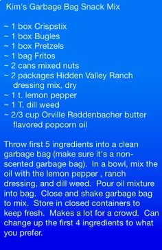 the instructions for how to make an ice cream sandwich with graham's garage bag snack mix