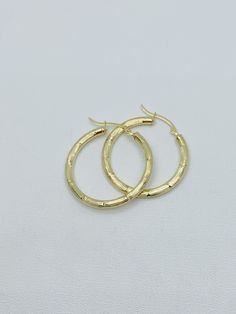 ❤️ 10k Gold Hoop Earrings diamond cut Women's  ❤️ Hoop yellow gold  ❤️ 30mm diameter and 3mm thickness  ❤️ Lightweight comfortable on ear ❤️ New Jewelry  ❤️ Aretes de Oro de mujer en oro 10 Kilates  ❤️ Arracadas con con diseño - Oro dorado ❤️ 30 milímetros y 3 milímetros ancho ❤️ Livianas y confortables en el oído  SKU 111333 14k Yellow Gold Round Hoop Earrings, Yellow Gold Hoop Jewelry With Diamond Cut, 14k Gold Tarnish Resistant Hoop Earrings, 14k Gold Tarnish-resistant Hoop Earrings, Yellow Gold Hoop Earrings With Diamond Cut, 14k Gold Huggie Earrings With Diamond Cut, Gold Oval Diamond Cut Hoop Earrings, Oval Gold Hoop Earrings With Diamond Cut, 14k Gold Hammered Hoop Earrings