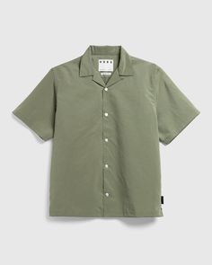 100% nylon Short-sleeve Camp collar Smoked mother of pearl buttons Woven HS05 flag at seam Green Button Up, Book Outfits, Green Shirts, Camp Collar Shirt, Short Loungewear, Layered Shirts, Green Shirt, Short Sleeve Button Up, Mother Of Pearl Buttons