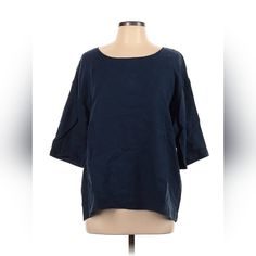 Nwt $88 Tommy Bahama Navy Blue Two Palms Linen Shirt Top Tunic Women's L 12/14 Relaxed And Laid Down Pit To Pit 22in, Length 26in. Elevate Your Beach Or Travel Outfit With This Relaxed Tommy Bahama Tunic. The Navy Blue Color Complements The Solid Pattern While The Short Sleeve And Round Neck Provide Comfort. The Pullover Closure Adds Convenience To The Linen Shirt Top. The Canvas Fabric Type Is Perfect For Warm Weather And The Tunic's Fit Is Relaxed For An Easygoing Look. This Tommy Bahama Tunic Navy Relaxed Fit Tops For Spring, Navy Casual Blouse With Relaxed Fit, Navy Casual Relaxed Fit Blouse, Casual Navy Relaxed Fit Blouse, Casual Navy Short Sleeve Blouse, Navy Relaxed Fit Blouse For Spring, Walk On The Beach, Striped Sleeveless Top, Embellished Blouse