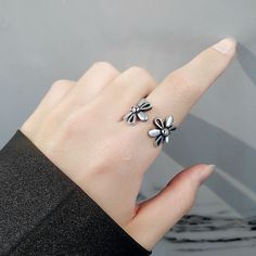 Style: Retro Color: Thai Silver Colors Size: Adjustable Opening Fashion Element: Geometry Female Rings, Index Finger, Retro Color, Style Retro, Geometry, Silver Color, Flowers, Silver, Color