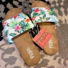 Brand New Flojos Tropical Slide Sandal Women's Size 6 Stretchy Fit. Can Fit Up To Size 7 Tropical Open Toe Synthetic Sandals, Slide Sandals, Women's Shoes Sandals, Womens Sandals, Shoes Sandals, Size 7, Womens Sizes, Size 6, Women Shoes