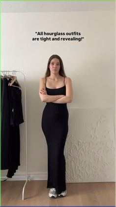 Not so revealing hourglass body outfits Hourglass Shirts Outfit, Hourglass Comfy Outfit, Fits For Hourglass Shape, Winter Outfits Hourglass Shape, Bottom Hourglass Outfits Ideas, Outfit For Curvy Body Type, Hourglass Body Outfits Aesthetic, How To Dress For Hourglass Body Type, Hourglass Shaped Body Outfits