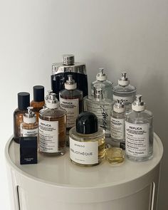 current favorite fragrances. mix of maison margiela, byredo, aesop and a few others. #maisonmargiela #aesop #stussy #byredo #perfume #fragrance Aftershave Aesthetic, Maison Margiela Perfume, Fragrance Aesthetic, Byredo Perfume, Replica Perfume, Cologne Collection, Fragrance Lab, Color Vibe, Perfume Store