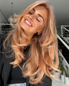 Apricot Blonde Hair, Peach Blonde Hair, Gloss Hair Color, Peach Blonde, Light Copper Hair, Apricot Hair, Inspo Hair