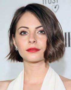 Above Chin Bob, Chin Bob, Hair Cuts 2017, Willa Holland, French Bob, Wavy Bob Hairstyles, Chin Length Bob, Haircuts For Wavy Hair, Pixie Bob