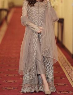 Wedding Dresses Designs, Pakistani Party Wear Dresses, Sisters Wedding, Pakistani Wedding Outfits, Pakistani Fancy Dresses, Glamorous Party