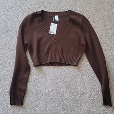 New With Tags Nwt H&M Women's Sweater Brown V Neck Long Sleeve Crop Top Size Small Please See Pics For Measurements Please Feel Free To Ask Questions And Submit Offers, Bundle From My Closet To Save $, Thanks For Viewing! H&m Women, Brown Sweater, Cropped Sweater, Long Sleeve Crop Top, Sweater Sizes, H&m, Sweaters For Women, V Neck, Crop Tops