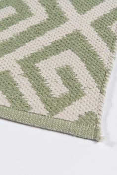 Momeni Palm Beach PAM-4 Green Area Rug by MADCAP Corner Image Madcap Cottage, Geometric Trellis, Beach Rugs, Green Area Rug, Loloi Rugs, Area Rug Collections, Carpet Colors, Green Area Rugs, Greek Key