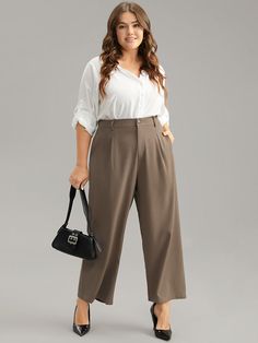 Shop Plain Plicated Detail Straight Leg Pants now and redefine your style with confidence at BloomChic. Tailored for mid and plus-size women. This trendy Bottoms Women, sizes 10-30. Season:Winter;Color:DarkBrown;Style:Office;Waist Design:High Rise;Pattern Type:Plain;Details:Button, Pocket, Pleated, Plain;Pocket:It is perfectly sized to carry a phone.;Belt:No-belt;Closure Type:Button Pleated Straight Pants, Office Pants For Women, Office Wear For Mid Size Women, Types Of Formal Pants Women, Plus Size Outfits For Work Offices, Law Office Outfits Women Plus Size, Womens Business Professional Plus Size, Modern Women Outfits, How To Style Plus Size