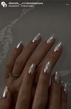 Nye Simple Nails, Nye Nails Solid Color, New Year Nails Chrome, Nye Nail Ideas Simple, Nye Chrome Nail Ideas, New Years Nail Designs Chrome, January Nails Metallic, Silver Irridescent Nails, Chrome Nails New Years