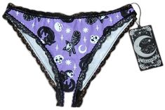 Grunge Halloween Bottoms With Skull Print, Halloween Grunge Bottoms With Skull Print, Halloween Stretch Emo Bottoms, Punk Halloween Bottoms With Skull Print, Halloween Skull Print Bottoms For Alternative Fashion, Edgy Skull Print Bottoms For Alternative Fashion, Punk Bottoms With Skull Print For Halloween, Edgy Bottoms With Skull Print For Alternative Fashion, Punk Style Bottoms With Skull Print For Alternative Fashion