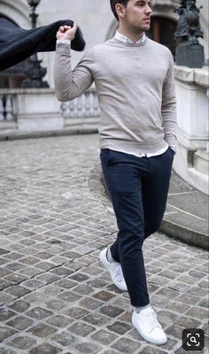 Office Old Money, Sweater Outfits Men, Old Money Fashion, Sneakers Outfit Men, Mens Smart Casual Outfits, Mens Business Casual Outfits, Money Fashion, White Sneakers Men, Stylish Man