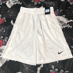 Brand New, With Tags, Nike Dri-Fit "Basketball" Performance Fly Shorts, White/Silver/Black In Size Men's Medium. Shorts Do Have 2 Side Pockets. Older Style And Very Rare To Find Now. Thanks For Looking And Please Check Out My Other Items. Will Be Listing Many More Daily. God Bless. Retail: $30.00 White Athletic Shorts For Basketball Season, White Go-dry Shorts For Sports, White Athleisure Basketball Bottoms, White Casual Basketball Activewear, White Shorts For Basketball, White Athleisure Athletic Shorts For Basketball, Casual White Basketball Activewear, White Moisture-wicking Basketball Bottoms, White Summer Basketball Bottoms