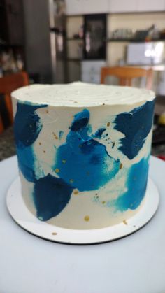 #buttercreamcake
#buttercream
#watercolor 13th Birthday Parties, Painted Cakes, 13th Birthday, Cute Cakes, Celebration Cakes, Cow, Birthday Cake, Birthday Party, Pastel