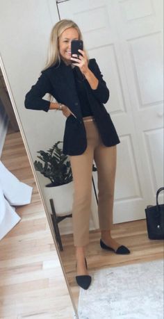 Work Event Outfit, Office Capsule, Buisness Casual Women, Event Outfit Ideas, Working Outfit, Working Wardrobe, Buisness Casual, Formal Clothes, Basic Wardrobe