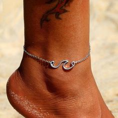 Anklet Outfit, Diy Anklets, Zodiac Clothes, Anklet Ideas, Wire Techniques, Bohemian Fashion Style, Nature Inspired Accessories, Cute Anklets, Chakras Yoga