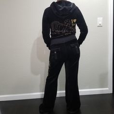 Black Juicy Couture Tracksuit Velour Matching Set. 2 Pc Piece Jogger Sweatsuit Notes/Flaws: Cracking/Wear On Logos Will Be Lint Rolled Prior To Shipping :) Last Picture Is For Reference Only Pants: Medium, Snap On Flap Pockets On The Back (Cargo Style) Approximate " Laying Flat: Waist 16" Inseam 30" Total Length 39" Zip Up Jacket: Large, Hoodie, Crown Logo Model Is 5'4 Fitted Winter Streetwear Sets, Fitted Sets For Winter Streetwear, Fitted Sets For Fall Streetwear, Black Juicy Couture Tracksuit, Juicy Sweatsuit, Black Juicy Couture, Large Hoodie, Juicy Couture Tracksuit, Juicy Couture Pants