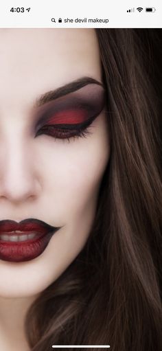 Glam Vampire Makeup Halloween, Home Made Vampire Costumes, Vampire Make Up Ideas For Women, Emo Vampire Costume, Dracula Women Makeup, Gothic Wedding Makeup Looks, Vampire Work Costume, Woman’s Vampire Costume, Female Dracula Makeup