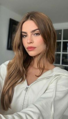 Light Brunette Hair Fair Skin, Golden Brown Hair With Dark Roots, Liva Uz, Bridget Satterlee, Gorgeous Hair Color