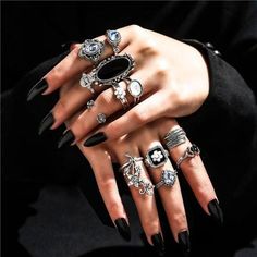 Gothic Rings Aesthetic, Chunky Rings Aesthetic, Cassiopeia Black, Chunky Rings Silver, Grunge Jewellery, Aesthetic Snake, Frog Heart, Rings Set For Women, Goth Ring