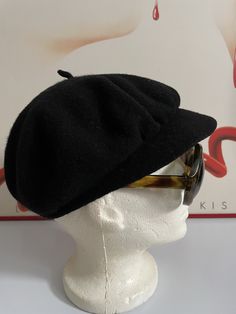 Beautiful black wool beret with pallet 23 inches head circumference Beret kates Montreal Very good vintage accessories No exchange or refund Black Wool Beret Cap, Black Wool Beret, Black Wool Beret For Fall, Vintage Black Beret For Fall, Black Beret With Short Brim For Fall, Black Brimmed Beret For Fall, Black Beret, Wool Berets, Black Wool