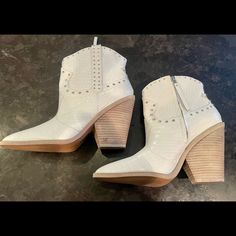 Nwot Sam Edelman White Booties. Silver Stud Detail. Never Worn. Perfect Condition. Size 10 (Eu 40). 4.5 Inch Heel. White Booties, 5 Inch Heels, Sam Edelman Shoes, Silver Studs, Sam Edelman, Bootie Boots, Ankle Boot, Ankle Boots, Color White