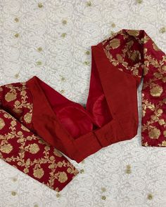 Plain Red Blouse Designs Latest, Plain Red Blouse Design, Red Blouse Designs Latest, Red Blouse Designs, Blaus Design, Western Blouse Designs, Blouse Degine, Saree Outfits, Sarara Dress