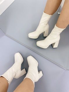 Sizing: true to size - Round toe - Zip closure - Faux leather material - Approx. 3" heel Ankle Boots Outfit, White Ankle Boots, Boots Outfit Ankle, Leather Western Boots, Cute Shoes Heels, Platform Heels Chunky, White Boots, Wide Boots, Fashion Heels