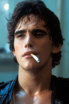 Matt Dillon The Outsiders, Young Matt Dillon, The Outsiders Cast, Cinema Video, 80s Actors, Dallas Winston, The Outsiders 1983, 90s Actors, 80s Men