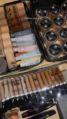 Mua Room, Mua Business, Acid Bath, Makeup Artist Kit, Kit Ideas, Mood Images, Makeup Aesthetic