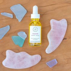 Experience the benefits of Rose Quartz Gua Sha Massage Stone, a natural beauty tool that promotes lymphatic drainage, boosts circulation, and relieves tension. Benefits Of Rose Quartz, Chinese Healing, Facial Gua Sha, Rose Quartz Gua Sha, Gua Sha Massage, Jasmine Oil, Health Guru, Gua Sha Tools, Plant Based Skincare