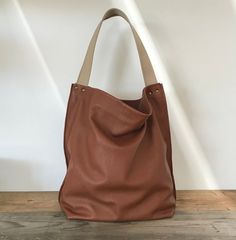 Плечо сумка Хобо Сумка ручной Лала | Etsy Full Grain Leather Bag, Bag Minimalist, Soft Leather Bag, Tan Bag, Gorgeous Leather, Leather Bags Handmade, Leather Hobo Bag, Bag Handmade, Leather Hobo