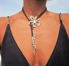 Lariat Necklace Silver, Vacation Jewelry, Flower Choker Necklace, Beach Necklaces, Flower Pendant Necklace, Floral Necklace, Lariat Necklace, Simple Necklace, Leather Necklace