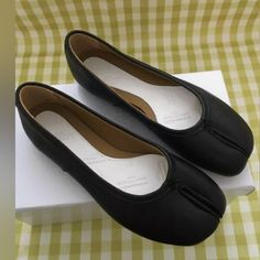 Women Flat Shoes Maison Margiela Tabi Flat Shoes Black Ballet Tabi Shoes Origina Size36 Ballet Tabi, Flat Shoes Black, Maison Margiela Tabi, Tabi Shoes, Margiela Tabi, Black Ballet, Martin Margiela, Flat Shoes, Shoes Black