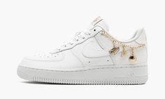 WMNS Air Force 1 '07 LX "Lucky Charms" - Stadium Goods Zapatillas All Star, Womens Air Force 1, New Nike Air Force, Retro Basketball Shoes, Womens Basketball Shoes, Custom Air Force 1, Nike Gold, Nike Air Force 1 Low, Stadium Goods