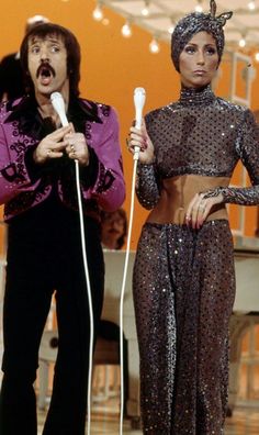 70s Cher, Moda Disco, Cher 70s, Cher Fashion, Cher Dress, 70s Mode, Cher And Sonny, Cher Outfits