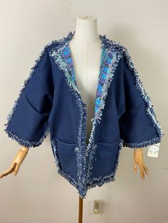 "Beautiful jacket!! Unique very rare to find one of them, no tags. Oversize, its a perfectly confection in very good condition. Dolman sleeves. 48\" Chest 36\" Pitt ( Dolman Sleeve) 28\" Long" Fashion 80s, Trim Jacket, Unisex Jacket, 80s Retro, Dolman Sleeve, Street Fashion, Very Rare, Blazer Jacket, Kimono Top