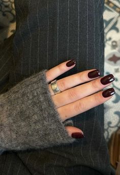 Nails Autumn 2024, Classy Autumn Nails, Winter Nails Aesthetic, Wine Nails, Makijaż Smokey Eye