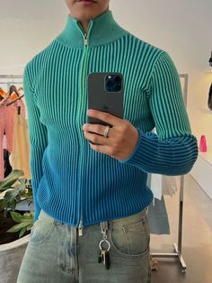 Siren Aesthetic Outfit, Crop Sweater Outfit, Aesthetic Male Outfits, Siren Aesthetic, Minimal Streetwear, Trendy Boy Outfits, Street Fashion Men Streetwear, Sweater Outfit, Fashion Photography Inspiration