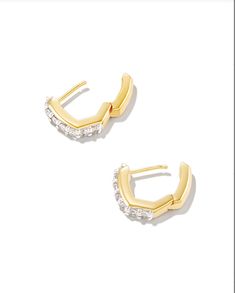 Meet our latest take on a long-loved icon. Reimagined in a micro huggie hoop, Davie 18k Gold Vermeil Huggie Earrings in White Topaz are your new favorite everyday staple. Appropriate for any outing – from black tie to the beach and trips to the gym – take this pair with you anywhere (and everywhere). Metal18k Yellow Gold Vermeil What is Vermeil?Vermeil (that’s pronounced ver-may) is a gold plating technique that dates back to the 19th century. While other jewelers plate over less durable metals, Earrings Huggies, Kendra Scott Earrings, Huggie Earrings, Huggie Hoop Earrings, White Topaz, Huggies Earrings, Kendra Scott, 18k Rose Gold, Black Tie