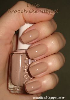 One Color Gel Nails Simple, Essie Brooch The Subject, Nails Aesthetic Vintage Beige, Simple Beige Nails Short, Nail Colors Neutral Classy, Winter Nude Nail Colors, Warm Nude Nails, Gel Nails Nude Color, Nude Tan Nails