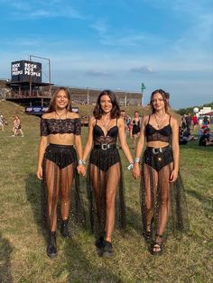 Techno Party Outfit, Electro Festival Outfit, Festival Outfits Ideas, Rock Festival Outfit, Beach Festival Outfit, Look Da Festival, Tomorrowland Festival