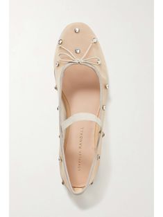 Designed with dainty bows and elasticated straps, Loeffler Randall's 'Leonie' ballet flats closely resemble pairs worn by dancers. They're made from layers of sheer mesh dotted with sizable crystals for a glamorous, light-catching effect. Wear yours with midi dresses to show off the detailing. Sequins Top Outfit, Carrie Bradshaw Outfits, Ballet Flats Outfit, Fashion 2000s, Studded Loafers, Flats Outfit, Italy Outfits, Floral Shoes, Mesh Shoes