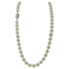 This classic pearl strand necklace is the ultimate statement in luxury with its seamless elegance. A total of 45 cultured white South Sea pearls are expertly strung on a single strand, matched evenly in color throughout. A silver filigree clasp adds a vintage style, keeping this gorgeous pearl strand necklace securely in place as it lays gracefully on the collarbone when worn. Handmade Pearl Necklace, Necklaces Beaded, Sea Necklace, Necklace Clasp, Pearl Strands Necklace, Silver Sea, Pearl And Diamond Necklace, Woven Necklace, Vintage Beads Necklace