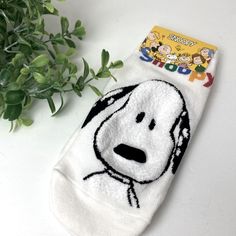 Peanuts Snoopy Face Ankle Socks With Colorful “Snoopy” One New Pair Of Socks Super Cute Fuzzy Snoopy Face With Raised Nose From Korea New Ankle High Socks, Cute Snoopy, Peanuts Charlie Brown Snoopy, Korea News, Peanuts Snoopy Woodstock, School Week, Easter Prints, Charlie Brown Peanuts, Socks Sneakers